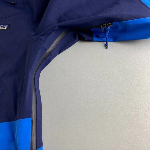 Women’s Patagonia Untracked Hard Shell Jacket - Picture 6 of 11
